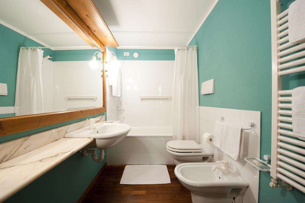 Holidays Dolomiti Apartment Resort カリゾーロ エクステリア 写真
