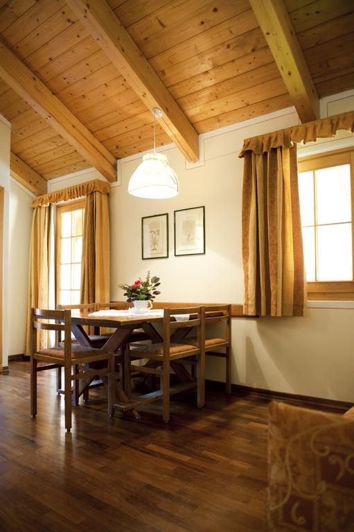 Holidays Dolomiti Apartment Resort カリゾーロ 部屋 写真