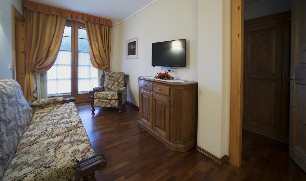 Holidays Dolomiti Apartment Resort カリゾーロ エクステリア 写真