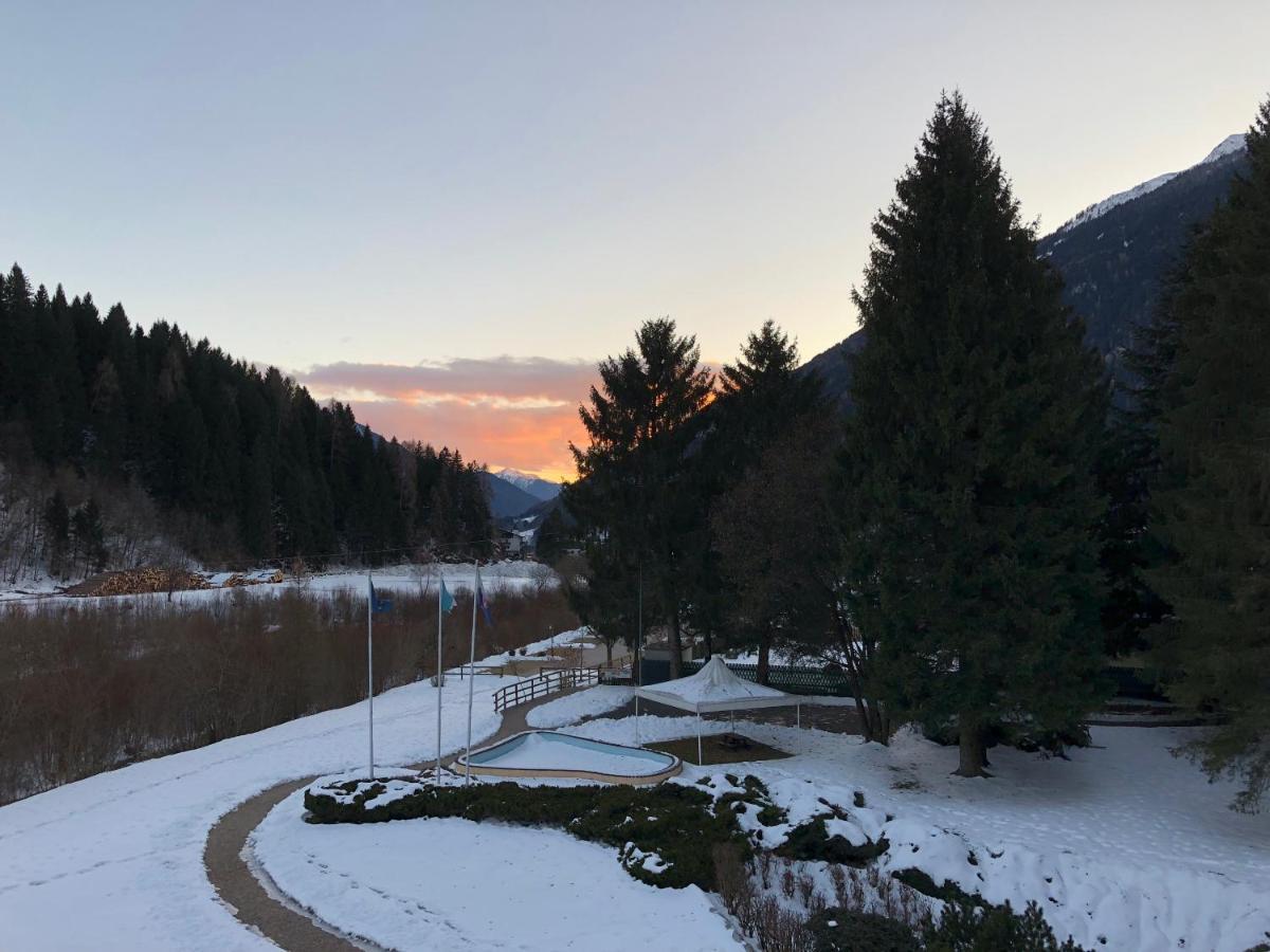 Holidays Dolomiti Apartment Resort カリゾーロ エクステリア 写真